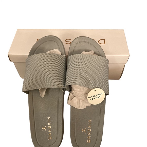 NWT 2/$22 Danskin lightweight slide sandals - Picture 2 of 7